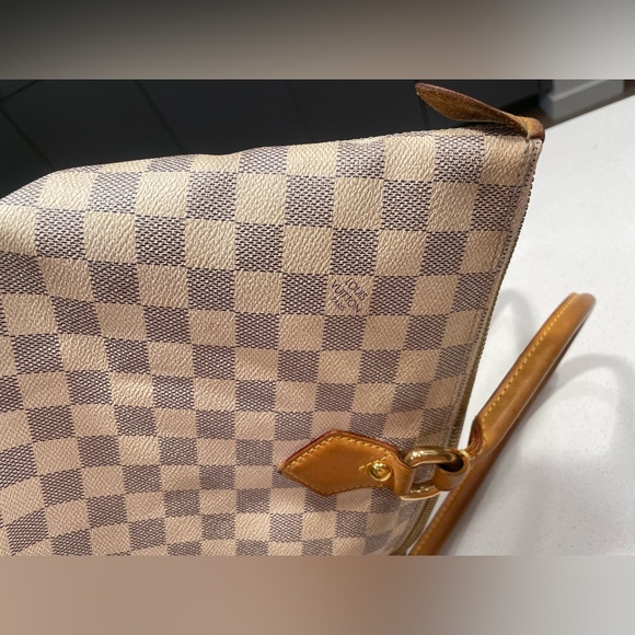 Louis Vuitton Bag - Picture 13 of 16